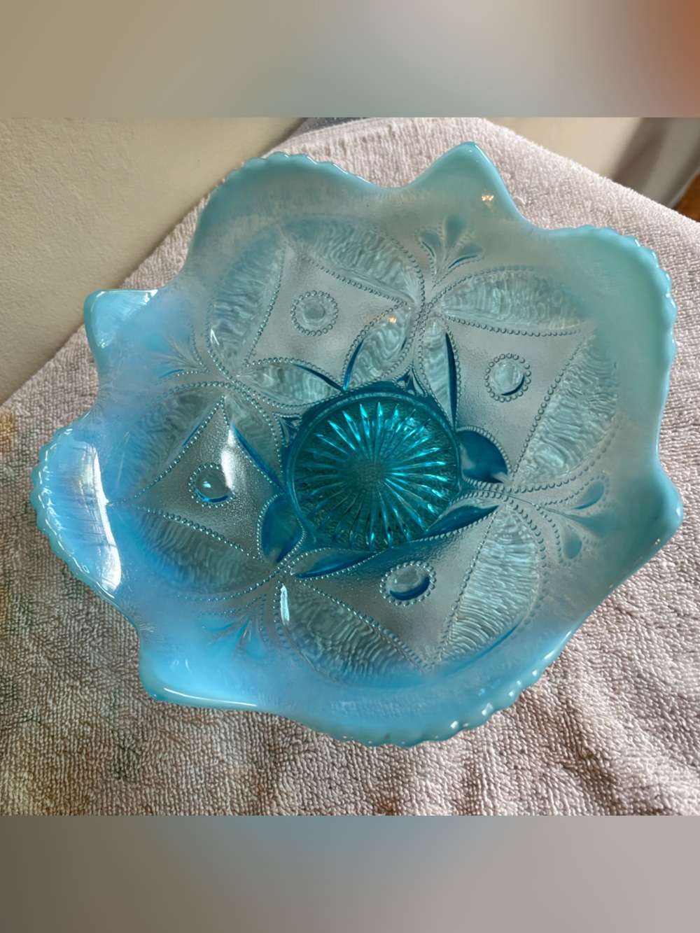 Antique 1906 Northwood Blue Opalescent "Roulette" Ruffled Glass Bowl